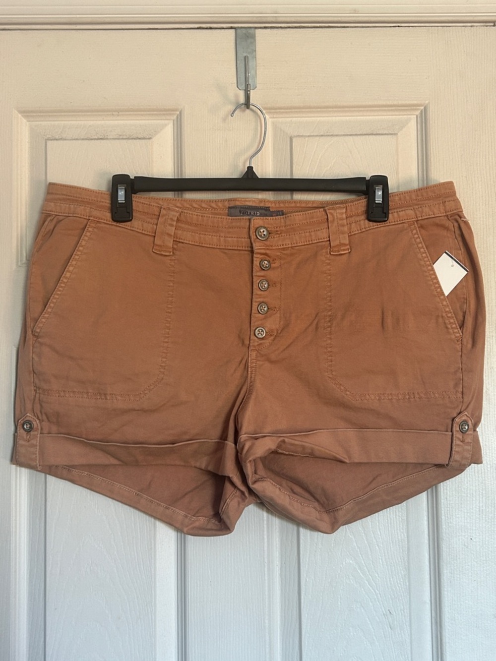 Torrid roll tab button fly shorts size 20